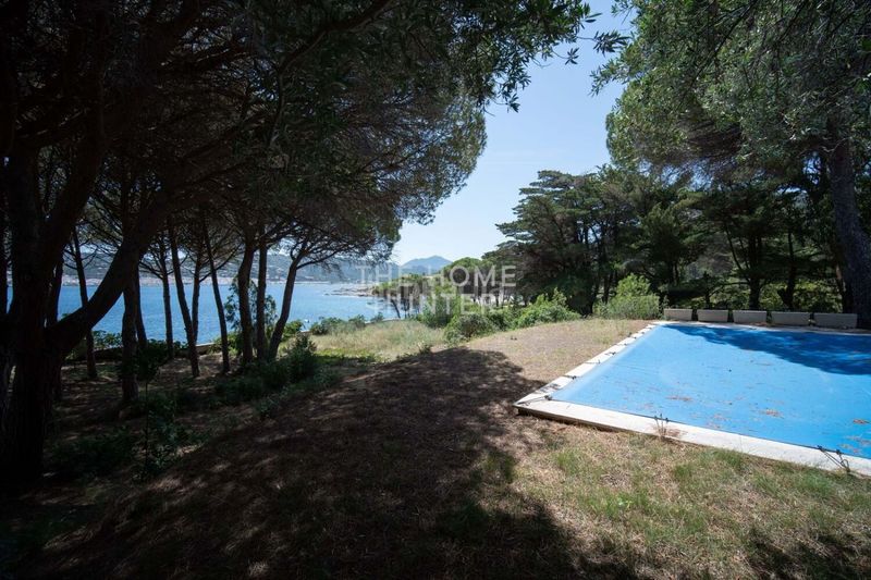 Foto 28acce7f-101b-446f-8691-7cec142e64df. Casa  de lujo de 490 m2 con piscina y vistas en venta en port de la selva el en Port de la Selva (El)