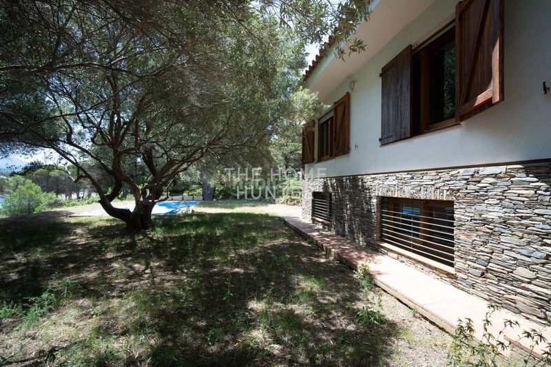 Foto b870c57c-71b1-4709-81b6-854dfdea8935. Casa  de lujo de 490 m2 con piscina y vistas en venta en port de la selva el en Port de la Selva (El)