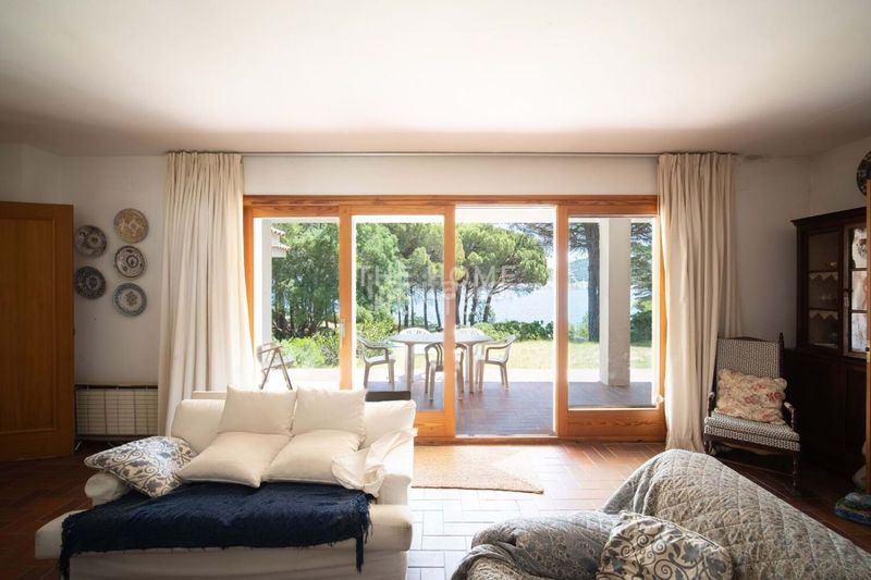 Foto c1dd5e32-c0a9-4524-b38a-ec1de4d9b334. Casa  de lujo de 490 m2 con piscina y vistas en venta en port de la selva el en Port de la Selva (El)
