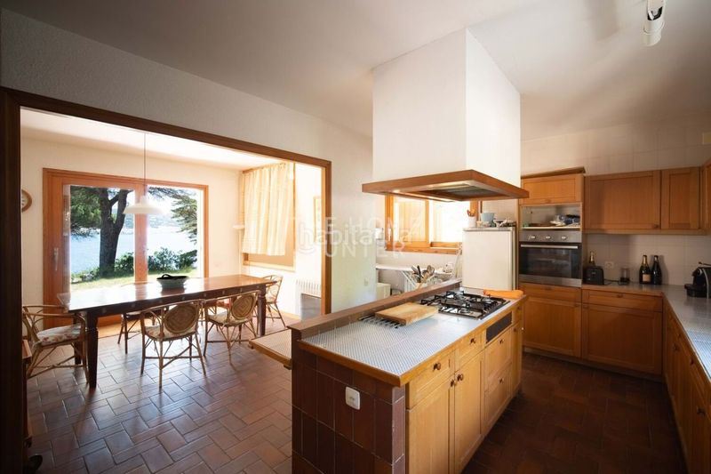 Foto f5373580-5636-4fef-8a8d-9d6ac54b74fc. Casa  de lujo de 490 m2 con piscina y vistas en venta en port de la selva el en Port de la Selva (El)