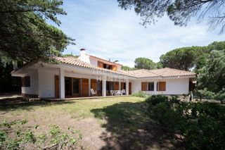 Casa a Port de la Selva (El). Casa de lujo de 490 m2 con piscina y vistas en venta en port de