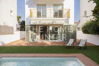 Casa  Av. mare de deu de montserrat. Casa de lujo de 220 m2 con piscina y vistas en venta en sitges