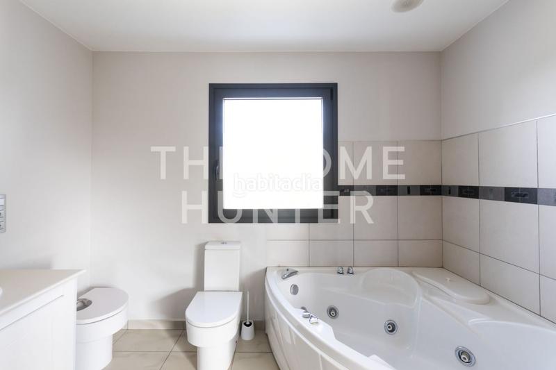 Foto 129095ed-ab74-4236-82ff-050fc27ac1e7. Casa  de 267 m2 con vistas en venta en Ordis