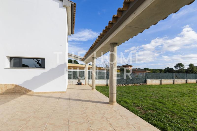 Foto 33789087-9452-43a4-a3eb-f72221934532. Casa  de 267 m2 con vistas en venta en Ordis
