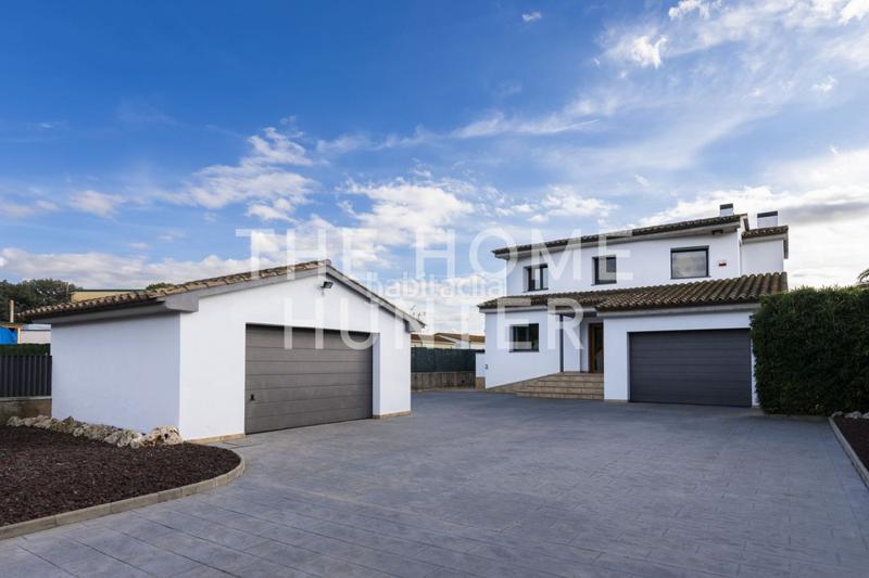 Foto c952d2ac-e626-4bcd-b294-b7e7136a2a49. Casa  de 267 m2 con vistas en venta en Ordis