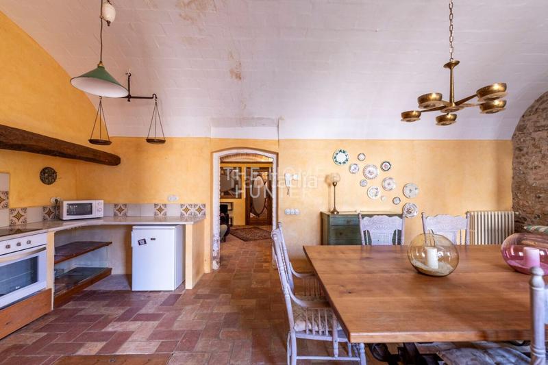 Foto 2259cb0d-3cc2-4258-9df4-b31271575297. Casa  de 342 m2 con vistas en venta en Rupià