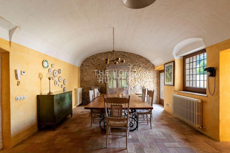 Foto 4186fc0f-2726-47f4-b4b0-72e51932ebed. Casa  de 342 m2 con vistas en venta en Rupià