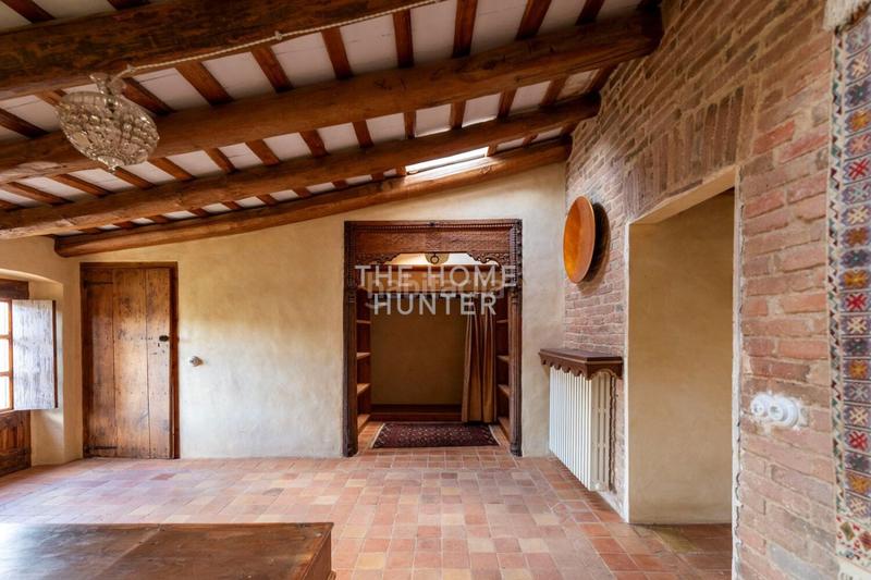 Foto 4c6304ca-7132-4051-8ada-fb9cf9284f61. Casa  de 342 m2 con vistas en venta en Rupià