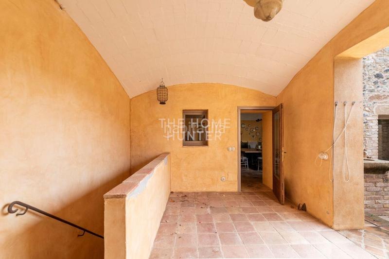 Foto 66a201e7-b1ad-44b8-a363-1e99b0dcf4f8. Casa  de 342 m2 con vistas en venta en Rupià