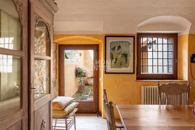 Foto 90d68e83-2455-4ef5-a2cf-8d39885f4202. Casa  de 342 m2 con vistas en venta en Rupià