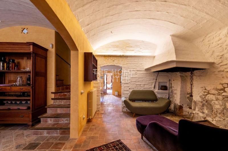 Foto d736e7aa-d725-41e2-ae9f-c1c2de4d0da7. Casa  de 342 m2 con vistas en venta en Rupià