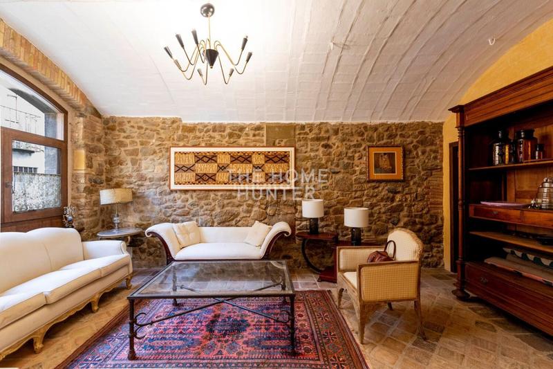 Foto d799a5f7-eb4e-4065-bcb2-4abf2325aeea. Casa  de 342 m2 con vistas en venta en Rupià