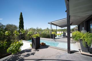 Casa a Mollet de Peralada. Casa de 541 m2 con piscina y vistas en venta en mollet de perala