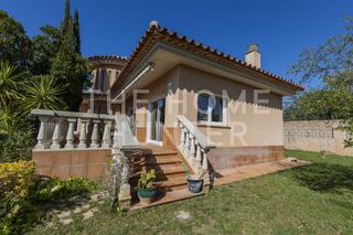 Casa  Carrer bonaigua. Casa de 312 m2 con vistas en venta en escala, l