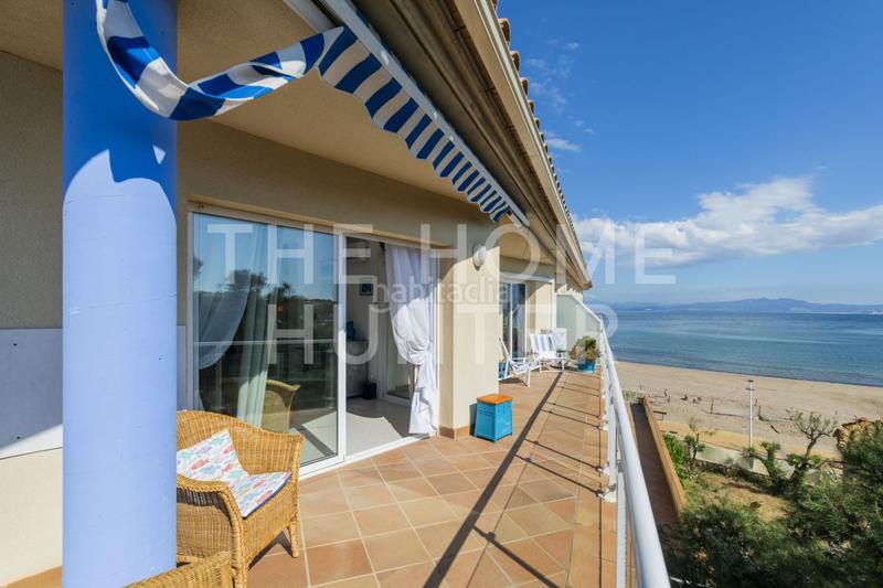 Foto 146e9e52-e97f-451f-9452-8f0fa9d7a135. Ático  de 133 m2 con terraza en venta en escala, l en Escala (L´)
