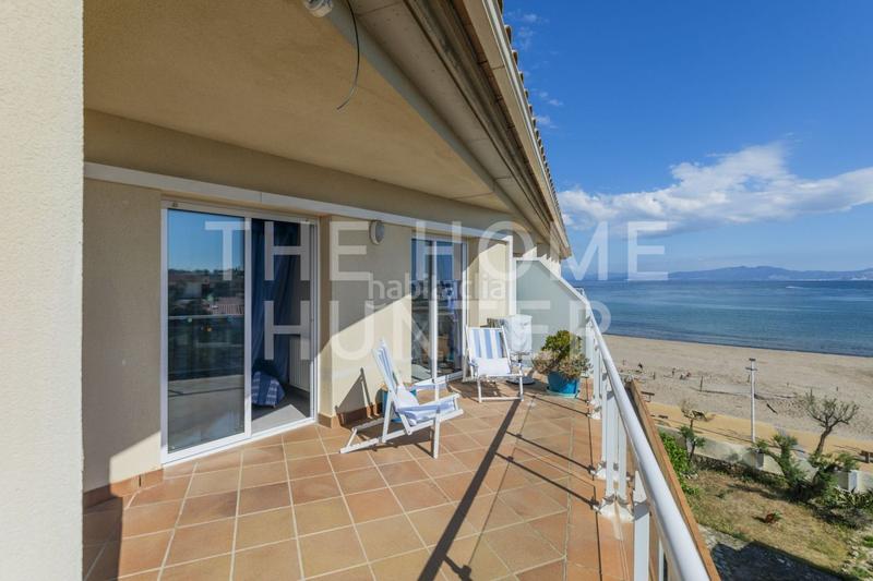 Foto 1ece79c3-71ca-441a-af2d-17e184b8b4e4. Ático  de 133 m2 con terraza en venta en escala, l en Escala (L´)