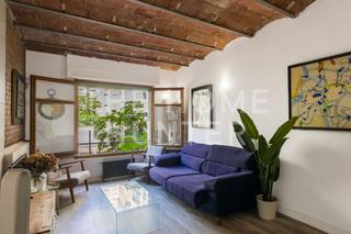 Piso  Roger de lluria. Piso de 92 m2 con terraza en venta en la dreta de leixample, bar