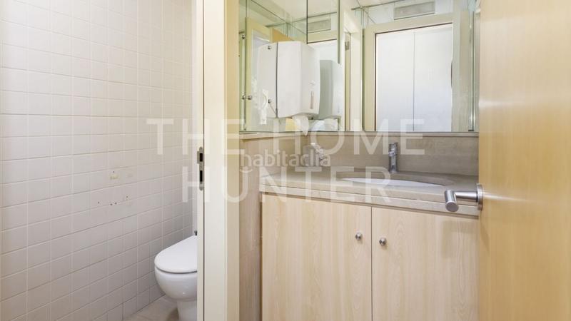 Foto bab2f7a0-b4df-46df-bd81-7f8aa5a4b34d. Lloguer oficina amb calefacció a Dreta de l´Eixample Barcelona