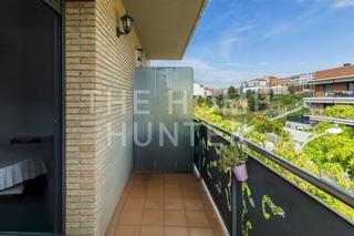 Piso  Cr sabadell. Piso de 50 m2 con terraza en venta en rubí