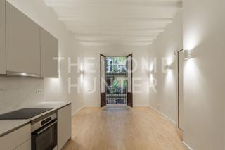 Piso  Cl margarit. Piso de 57 m2 en venta en el poblesec, barcelona