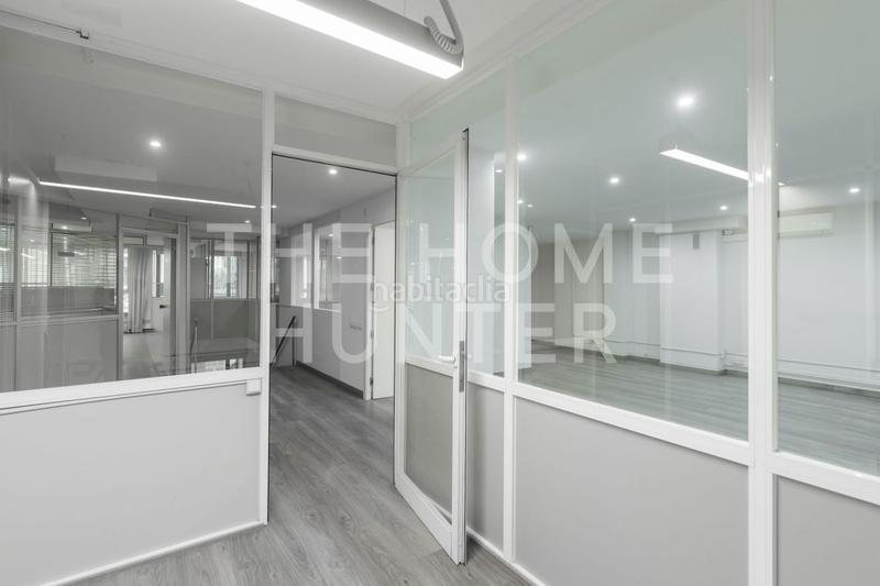 Foto ea44b131-e0af-417d-aacb-9b97ad0ce236. Location bureau avec chauffage dans Barri de les Corts Barcelona