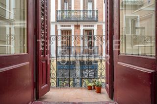 Etagenwohnung  Molino de viento. Piso de 81 m2 en venta en universidad, madrid