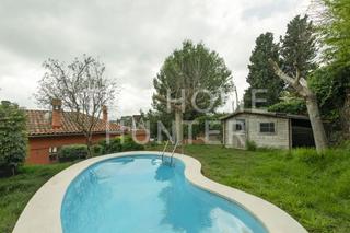 Haus  Pedregar. Casa de 175 m2 con piscina y vistas en venta en cerdanyola del v