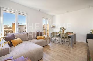 Pis  Santa engracia. Piso de lujo de 87 m2 con vistas y terraza en venta en trafalgar