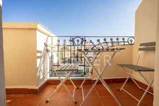 Flat  Santa engracia. Piso de 87 m2 con vistas y terraza en venta en trafalgar, madrid