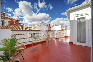 Pis  Moratin. Piso de 83 m2 con vistas y terraza en venta en cortes, madrid