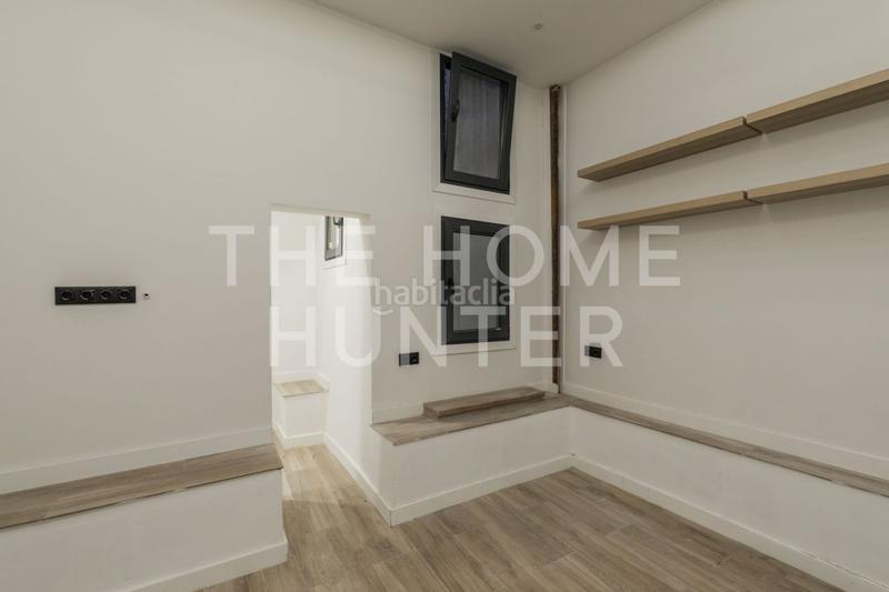 Foto b98ed3b6-1895-47ed-b4fb-357016014f58. Local comercial a St. Pere - Sta. Caterina - El Born Barcelona