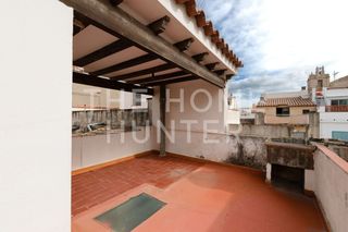 Casa  Cl canyet. Casa de 120 m2 con vistas en venta en escala, l