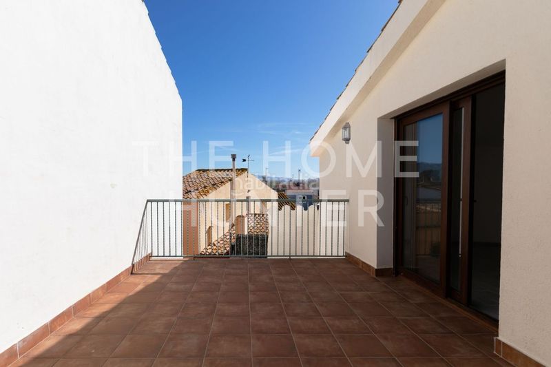 Foto 2fa1621f-a905-44d5-9881-354b3d44e892. Casa amb calefacció aparcament a Castelló d´Empúries