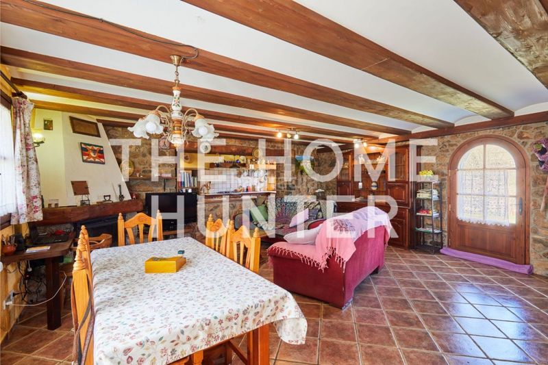Foto 1b6d3998-9376-460a-bdaa-d354bac41429. Casa amb calefacció aparcament a Saldes
