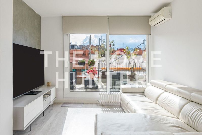 Foto d066bab6-9785-4478-b87b-287a16ae7f90. Àtic amb calefacció a Congrés - Indians Barcelona