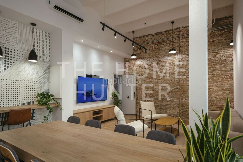 Foto ce39bb40-bb1f-45fb-b730-348864fb43ba. Casa amb calefacció aparcament piscina a Sagrada Família Barcelona