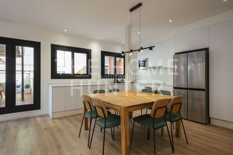 Foto ec5b4b52-f95b-4b66-885e-38065720a836. Casa amb calefacció aparcament piscina a Sagrada Família Barcelona