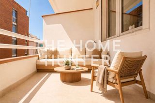 Piso  Cl gaspar fabregas. Piso de 73 m2 con terraza en venta en esplugues de llobregat