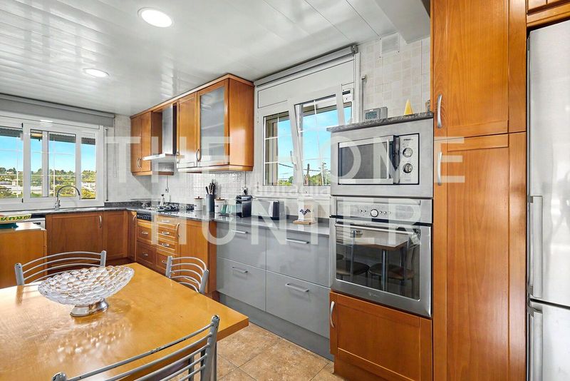 Foto 5acce64c-1337-4561-9a64-d31d3eb1f7b3. Casa amb calefacció aparcament piscina a L´Antiga Esquerra de l´Eixample Barcelona