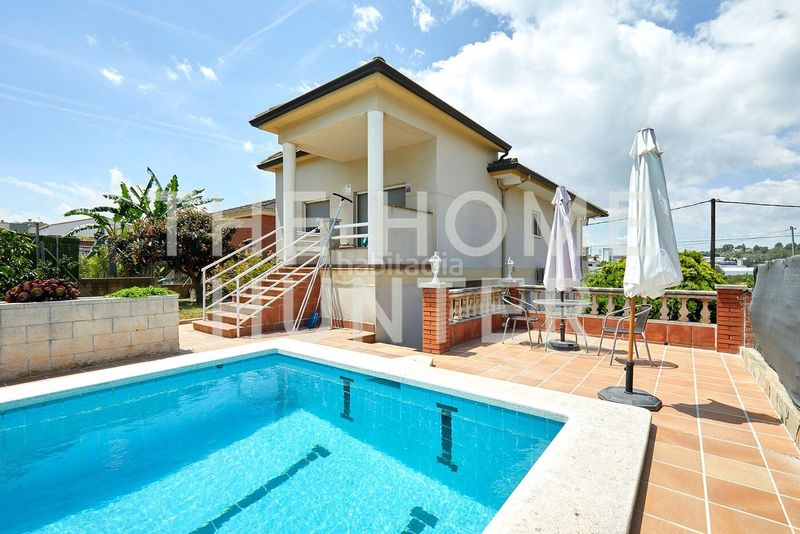 Foto 61e56302-7e66-4485-8ecd-d017d7d995d4. Casa amb calefacció aparcament piscina a L´Antiga Esquerra de l´Eixample Barcelona