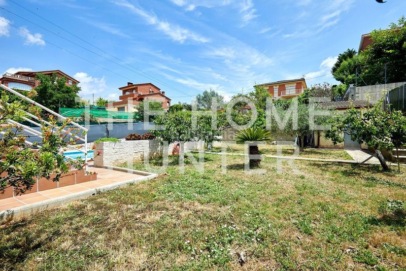 Foto 77dc46de-5cf5-426d-85f5-fa6ee392015d. Casa amb calefacció aparcament piscina a L´Antiga Esquerra de l´Eixample Barcelona