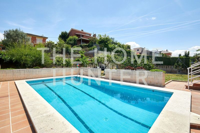 Foto 87c37f30-a42e-4035-887e-ca8d5b3c0520. Casa amb calefacció aparcament piscina a L´Antiga Esquerra de l´Eixample Barcelona