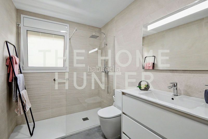 Foto a0940afc-9a7c-4002-9d6a-9f59592dfc34. Casa amb calefacció aparcament piscina a L´Antiga Esquerra de l´Eixample Barcelona