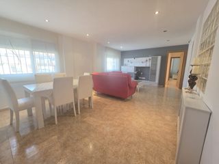 Rez-de-chaussée à Avenida de tarquinales 2. Exclusiva vivienda en planta baja con entrada independiente, por