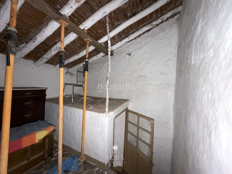 Foto b633aa8e-d021-4c69-ae2a-5a1291a16384. Casa adossada amb aparcament a Álora