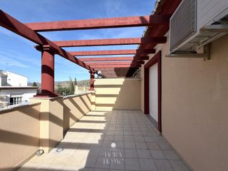 Pis  Calle carambuco. Vivienda con gran terraza y lista para entrar a vivir en �lora