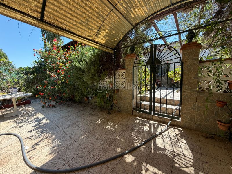 Foto ae13540e-da58-4444-b6ab-9162c1c0dc0d. Masia amb xemeneia aparcament piscina a Pizarra
