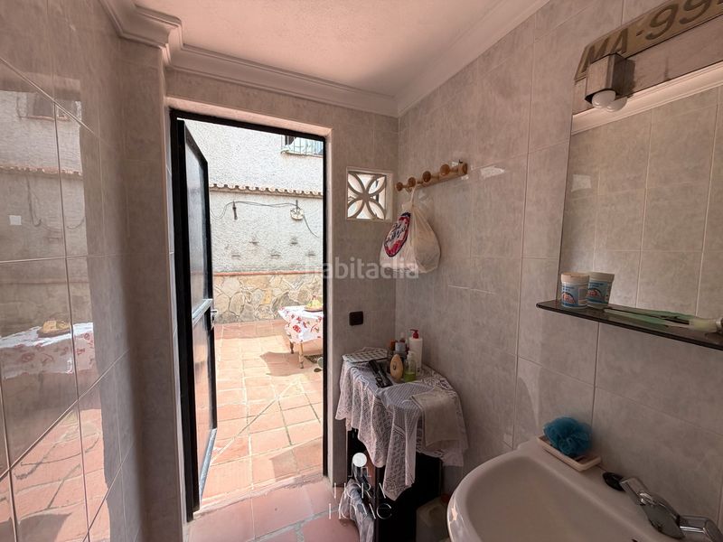 Foto dae803c8-57bb-4580-9313-e87610657624. Masia amb xemeneia aparcament a Álora