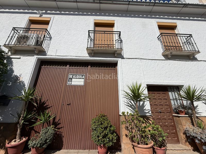 Foto 434d4e6a-4df0-478e-963c-be3dcf019270. Casa adossada amb xemeneia aparcament a Ardales
