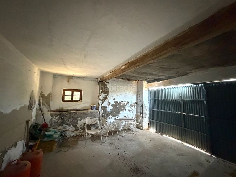 Foto a2a5fac1-9bf8-4bbb-bf44-34ef5442a5ee. Masia amb xemeneia aparcament a Álora